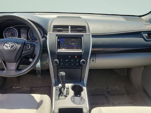 Used 2016 Toyota Camry LE FWD image 16