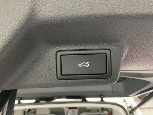 New 2025 Volkswagen ID. Buzz Pro S Plus image 18