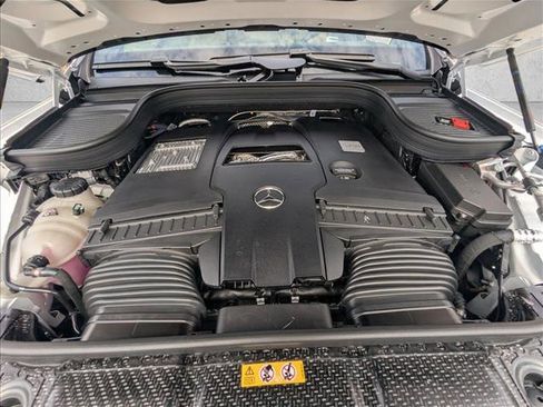 New 2026 Mercedes-Benz GLS 580 4MATIC image 16