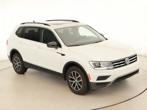 Used 2018 Volkswagen Tiguan SE w/ Panoramic Sunroof Package AWD/4WD image 37