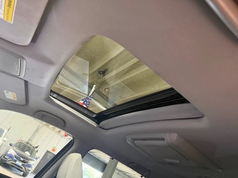 Used 2017 Honda Pilot Touring image 19