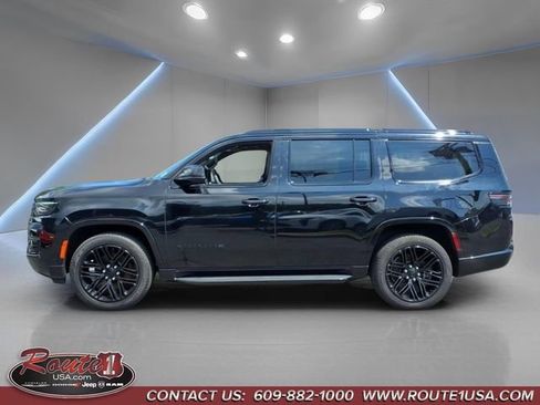 Certified 2024 Jeep Wagoneer Series II AWD/4WD image 7