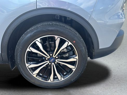 Used 2022 Ford Escape SE w/ SE Sport Appearance Package FWD image 18
