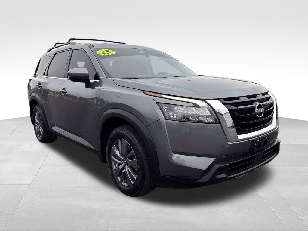 Used 2025 Nissan Pathfinder SV w/ SV Premium Package FWD image 18