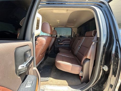 Used 2016 Chevrolet Silverado 1500 High Country w/ High Country Premium Package AWD/4WD image 8