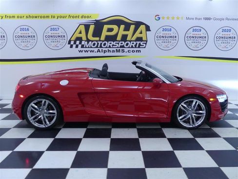 Used 2014 Audi R8 V8 w/ Convenience Package image 1