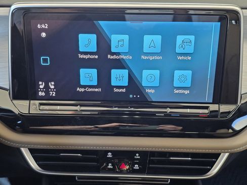 New 2026 Volkswagen Atlas Cross Sport SE FWD image 16