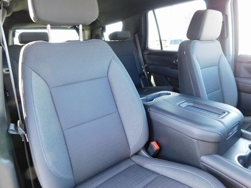 Used 2024 GMC Yukon SLE image 21