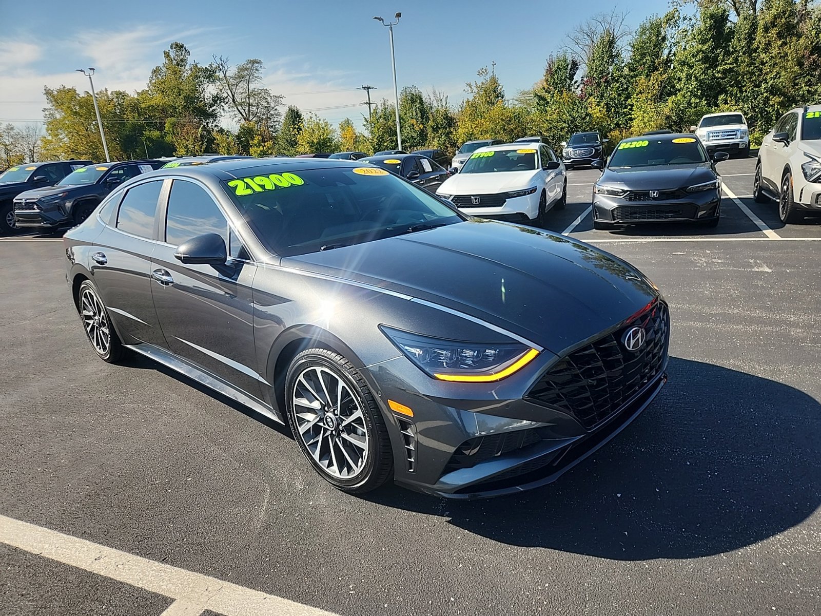 Used 2022 Hyundai Sonata Limited w/ Preferred Accessory Package FWD image 14