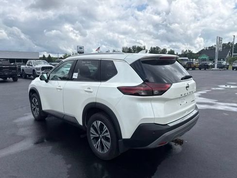 Used 2021 Nissan Rogue SV AWD/4WD image 3