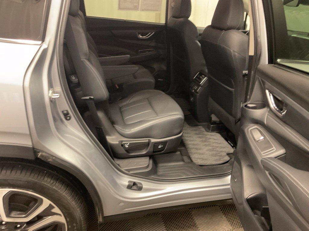 Used 2023 Subaru Ascent Limited w/ Technology Package AWD/4WD image 32