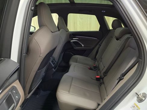 Used 2025 Audi Q5 Premium Plus w/ Premium Plus AWD/4WD image 22