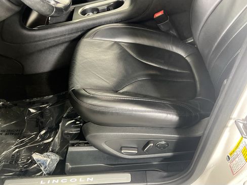 Used 2019 Lincoln MKC Reserve w/ MKC Climate Package AWD/4WD image 19