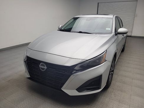 Used 2023 Nissan Altima 2.5 SV w/ SV Premium Package AWD/4WD image 15