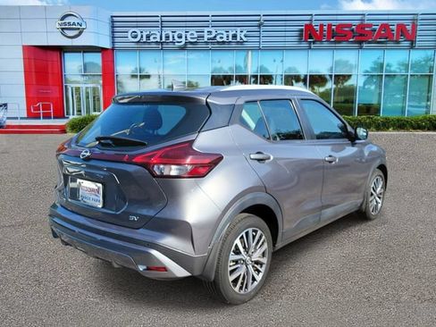 Used 2023 Nissan Kicks SV FWD image 2