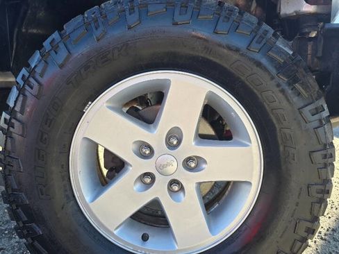 Used 2012 Jeep Wrangler Sport AWD/4WD image 9