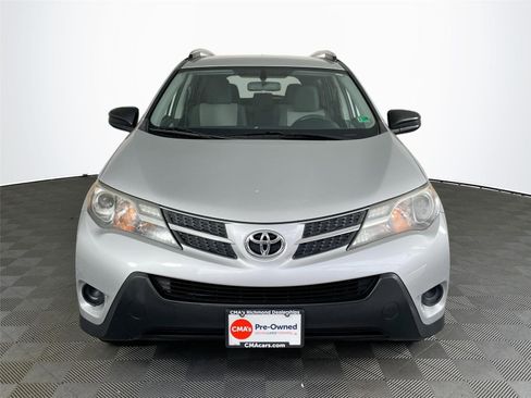 Used 2015 Toyota RAV4 LE AWD/4WD image 2