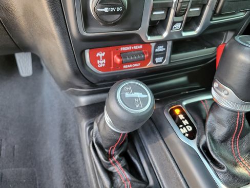 Used 2021 Jeep Wrangler Unlimited Rubicon AWD/4WD image 19