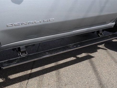 Used 2025 GMC Sierra 3500 Denali Ultimate image 15