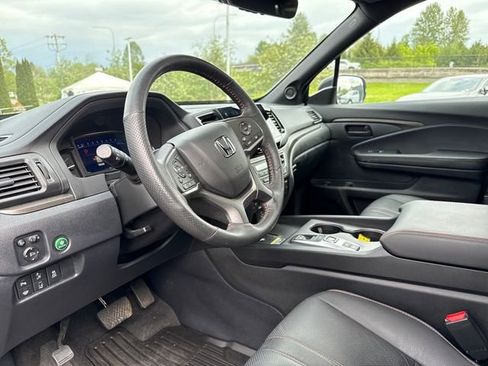 Used 2024 Honda Passport TrailSport image 18