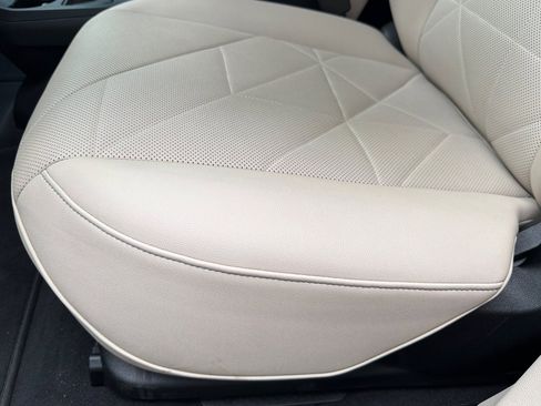 Used 2023 BMW iX xDrive50 w/ Premium Package image 14