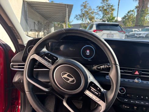Used 2025 Hyundai Elantra Limited image 44