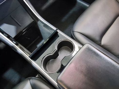 Used 2020 Tesla Model Y Long Range AWD/4WD image 17