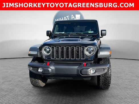 Used 2025 Jeep Wrangler Unlimited Rubicon w/ Convenience Group image 9