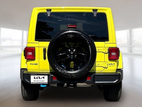 Used 2022 Jeep Wrangler Unlimited Sahara w/ Cold Weather Group AWD/4WD image 5