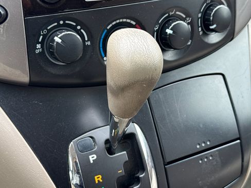 Used 2008 Toyota Sienna LE FWD image 16