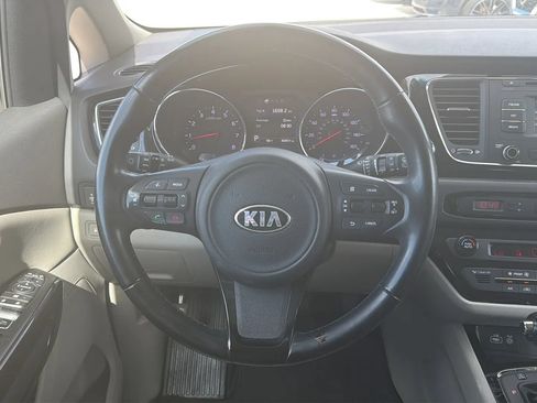 Used 2016 Kia Sedona EX FWD image 11