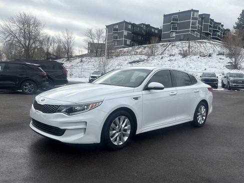 Used 2018 Kia Optima EX image 3