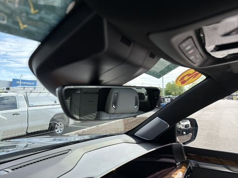 Used 2025 Cadillac Escalade Premium Luxury Platinum image 27