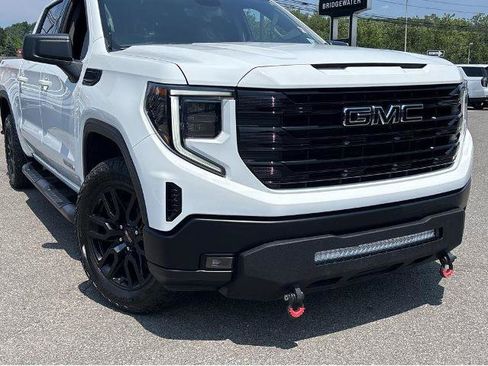 Used 2023 GMC Sierra 1500 Elevation AWD/4WD image 2