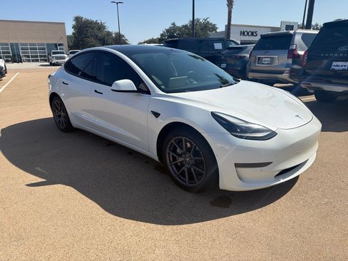 Used 2022 Tesla Model 3 RWD image 3