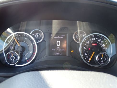 Used 2022 RAM 5500 Tradesman image 20