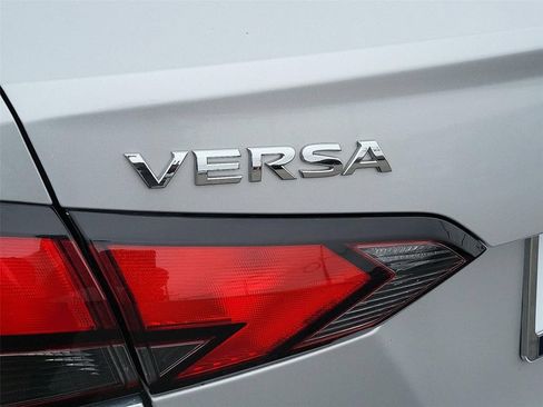 Used 2020 Nissan Versa SV FWD image 20