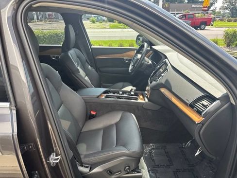 Used 2024 Volvo XC90 B5 Plus AWD/4WD image 15
