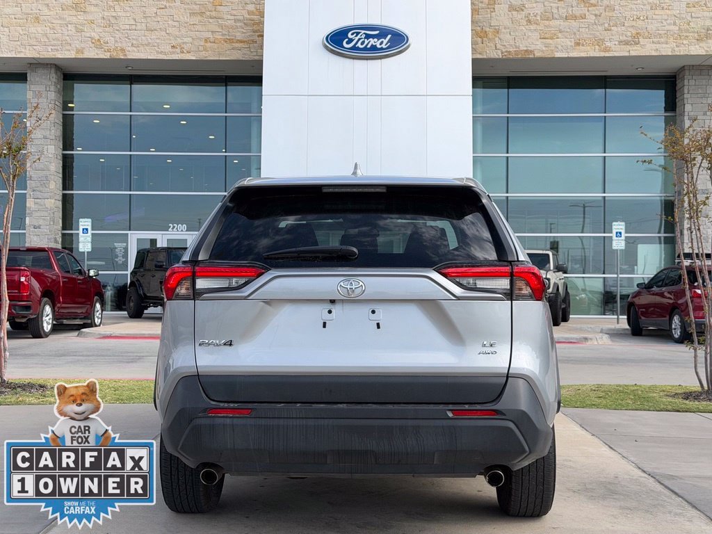 Used 2025 Toyota RAV4 LE AWD/4WD image 19