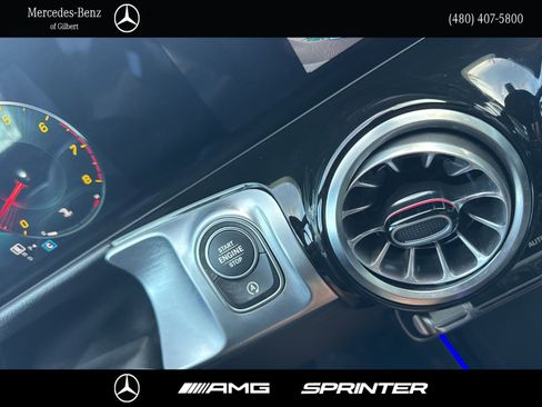 Used 2022 Mercedes-Benz GLB 250 4MATIC image 30