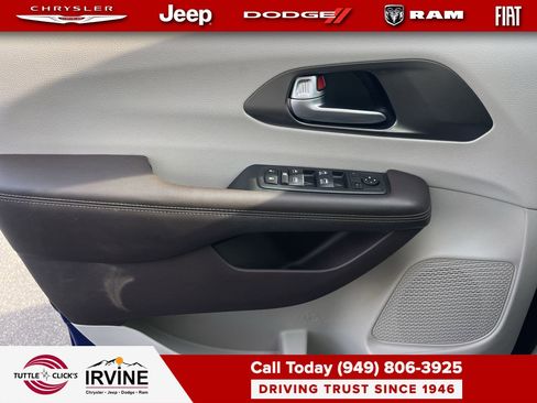 Certified 2019 Chrysler Pacifica L image 20
