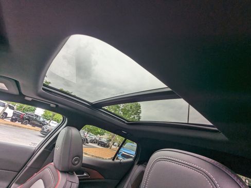 New 2025 Chevrolet Equinox EV RS image 21