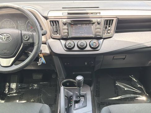 Used 2017 Toyota RAV4 LE FWD image 12