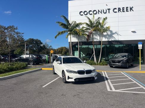 Used 2020 BMW 330i Sedan w/ Convenience Package image 3