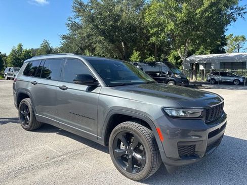 Used 2023 Jeep Grand Cherokee L Laredo RWD image 3