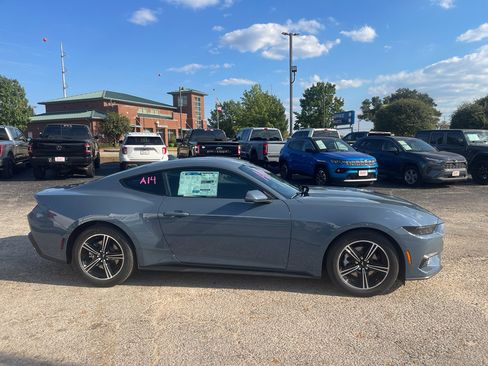 New 2025 Ford Mustang EcoBoost image 4
