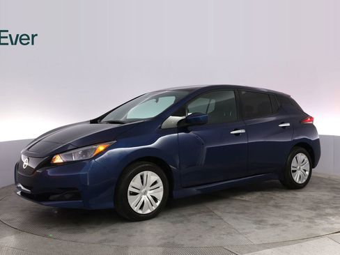 Used 2025 Nissan Leaf S image 18