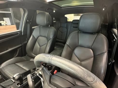Used 2023 Porsche Macan S AWD/4WD image 10