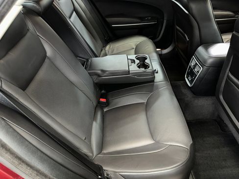 Used 2018 Chrysler 300 Limited image 26