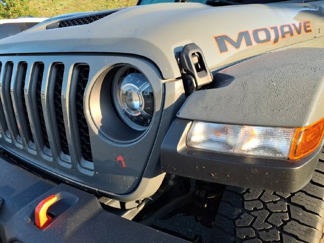 Used 2023 Jeep Gladiator Mojave w/ Cold Weather Group AWD/4WD image 3